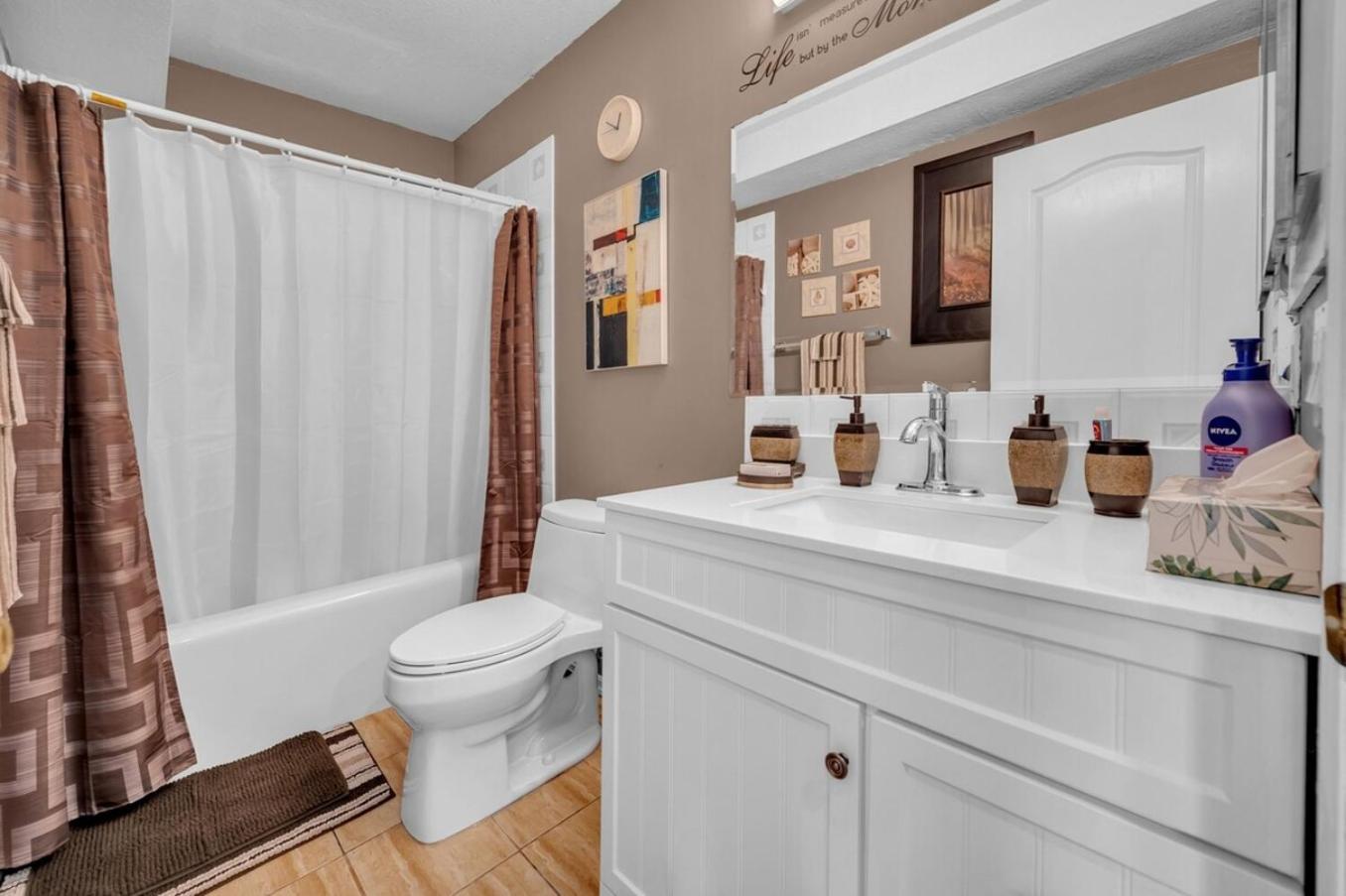 52-3 Bed Suite On Lake Central Ac By Airport Κάλγκαρι Εξωτερικό φωτογραφία